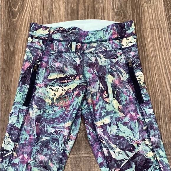 Lululemon leggings - size 4 - Picture 2 of 6